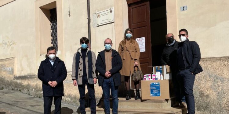 Il Leo club Lamezia Valle del Savuto consegna il ricavato della raccolta farmaci