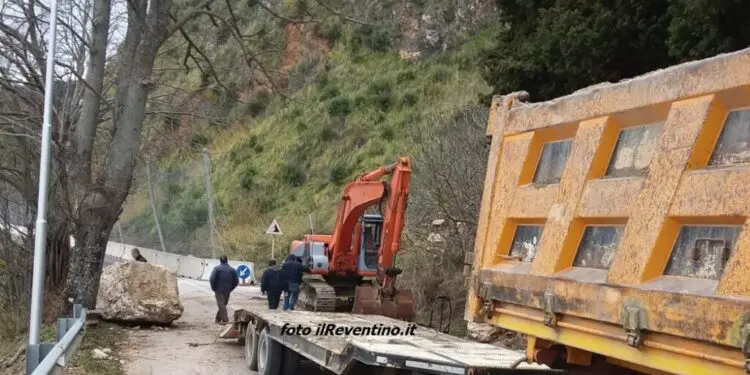 Tiriolo, strada SS 19 rimane chiusa per tre settimane per i lavori di messa in sicurezza