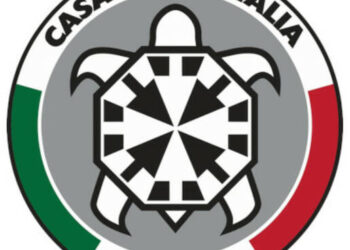 Governo, striscioni di CasaPound in tutta Italia: “benvenuti nella mediocrazia”