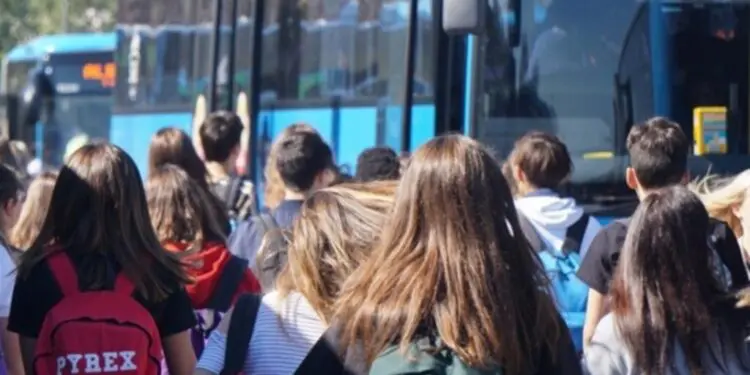 Studenti pendolari presila catanzarese, monta protesta per i due turni di didattica