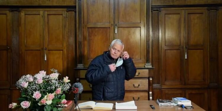 Da Conflenti la diretta video dalla sagrestia della Basilica Santuario: “10 minuti con don Adamo”