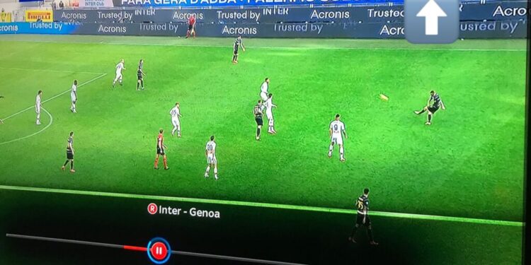 Belcastro, San Siro illumina il popolo interista: compare un cartellone con la scritta Belcastro