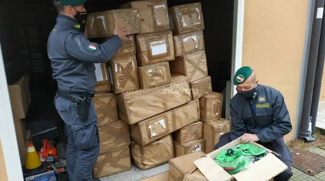 Lamezia Terme,1300 capi sequestrati da GdF donati a Caritas diocesana