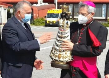 Arrivata all’aeroporto di Lamezia la Madonna di Loreto