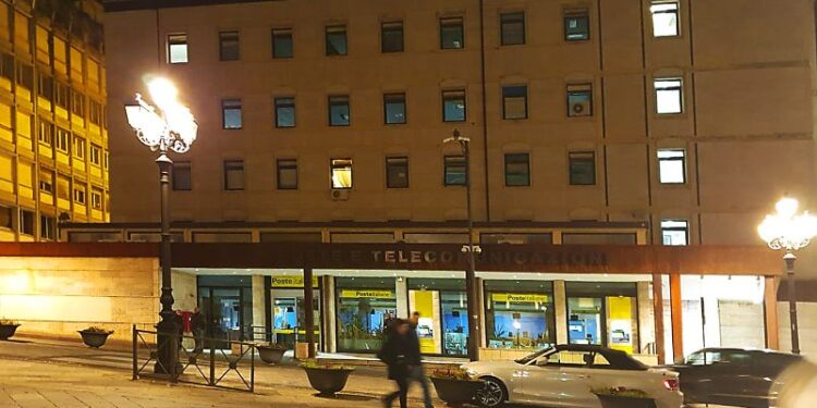 Poste Italiane: anche la sede della filiale di Catanzaro partecipa all’iniziativa M’illumino di meno ed Earth hour