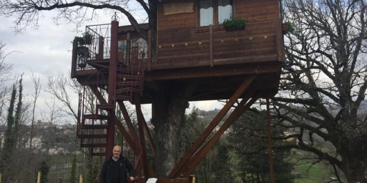 Tenuta Bocchineri, la vera “autenticità” nel cuore di Rogliano/ Una casetta sull’albero tra briganti, daini e tradizioni/ La brigantessa Ciccilla “riecheggia” nel luogo