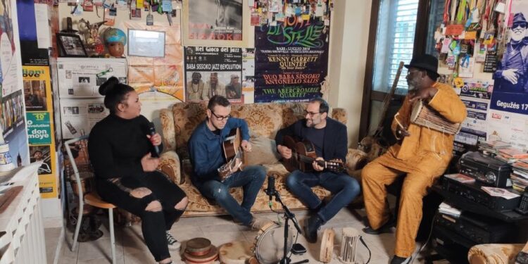 “La Calabria che suona” a ritmo della musica dal mondo con Baba e Djane Sissoko e Massimo Garritano