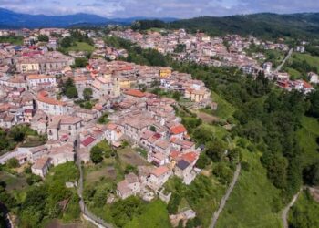 Carlopoli, rinnovo arredo scolastico