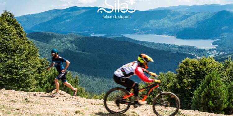 Prima edizione della “Triathlon Cross Sila” sul lago Arvo: la gara inserita nel circuito nazionale FITRI