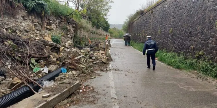 Interruzione strada a Marcellinara, possibile riapertura su singola corsia svolto sopralluogo tra Comune e Provincia