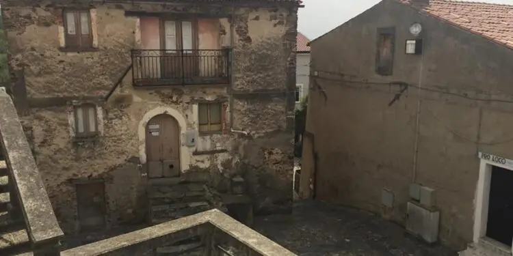 Le truppe di Carlo V a Carpanzano. Il sovrano spagnolo nel borgo del Savuto/ Una “fortezza” di storia tutta da scoprire nei meandri del Savuto