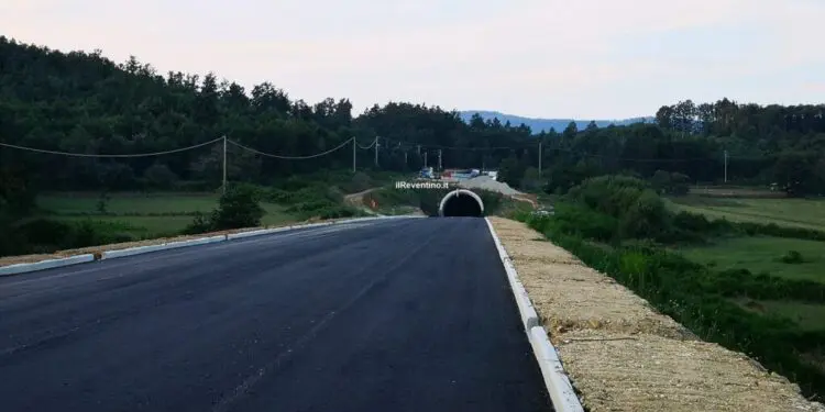 Comune di Bianchi approva all’unanimità documento del Comitato “La strada che non c’è” per completare l’opera