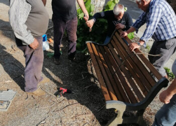 Decollatura (Cz), gli abitanti della frazione Adami rifanno il look alla piazza di via Nazionale