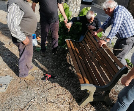 Decollatura (Cz), gli abitanti della frazione Adami rifanno il look alla piazza di via Nazionale