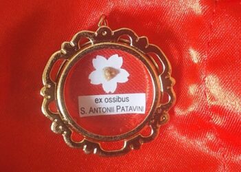 Soveria Mannelli, reliquia ex ossibus di Sant’Antonio da Padova in dono alla parrocchia di San Giovanni Battista