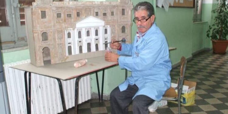 Lamezia Terme, al suolo della campanella arriva la pensione del bidello Nicola Nicolazzo