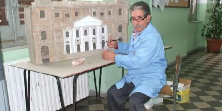Lamezia Terme, al suolo della campanella arriva la pensione del bidello Nicola Nicolazzo