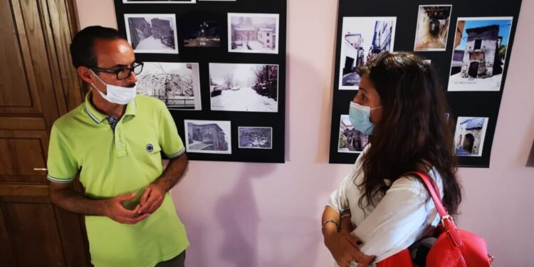“Grimaldi, i giorni, la gente” la mostra fotografica registra l’interesse dei visitatori