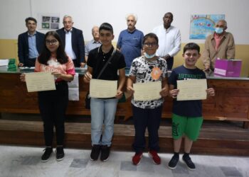 “A scuola e per la scuola”: manifestazione alla “Gioacchino da Fiore” di Carlopoli