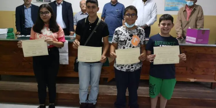 “A scuola e per la scuola”: manifestazione alla “Gioacchino da Fiore” di Carlopoli