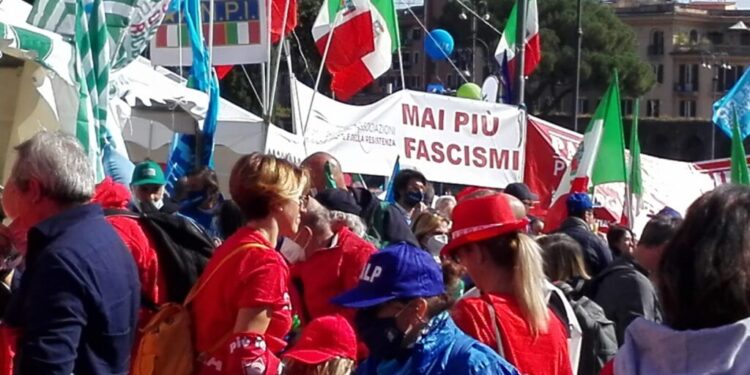 “Mai più fascismi …e mai più nazismi” dalla manifestazione della Cgil a Roma