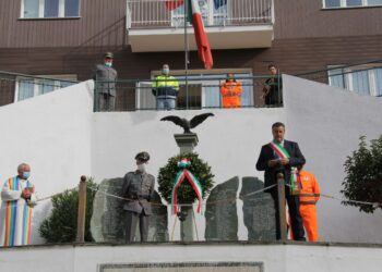 Il comune di Conflenti celebra il 4 novembre / Un cero dedicato al Milite Ignoto