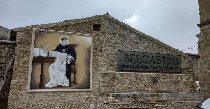 Belcastro, la bellezza di Piazza San Tommaso