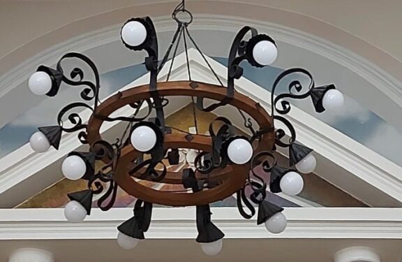 Marcedusa, stasera inaugurazione nuovo lampadario della chiesa