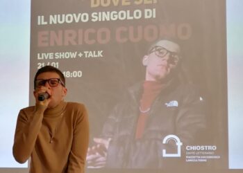 Al Chiostro Caffè Letterario di Lamezia Terme, il rapper Enrico Cuomo presenta “Dove sei”