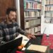 Da Lamezia Terme ad Alicudi, Antonio Pagliuso sistema la biblioteca della scuola