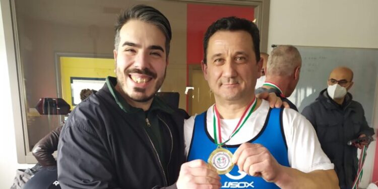 Sollevamento pesi, Francesco Posella campione d’Italia a 56 anni
