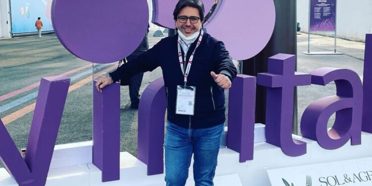 Il gastronomo con il baffo Piero Cantore su Vinitaly 2022