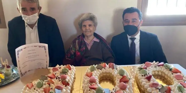 In Lombardia nonna Carolina Esposito compie 100 anni! E’ originaria di Decollatura
