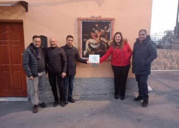 Magisano, inaugurata via crucis: 14 stazioni disegnate da due artisti magisanesi