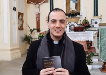 Simeri Crichi, Lo sguardo di Gesù è in testa alla classifica dei libri di religione più venduti