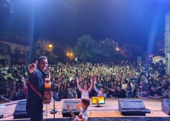 Un successo il live del cantautore calabrese Cecé Barretta svolto a Pedivigliano