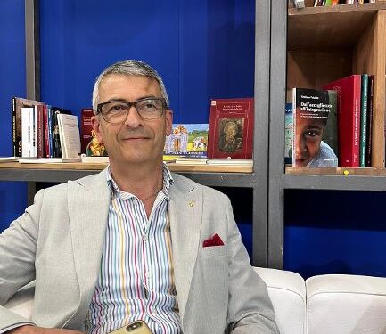 Cropani, al centro culturale “Kropos” tutto esaurito per Vitaliano Fulciniti