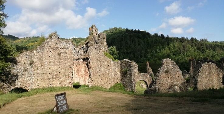 Festival delle Erranze e della Filoxenia, cammino narrato da “La rosa nel Bicchiere” all’Abbazia di Corazzo