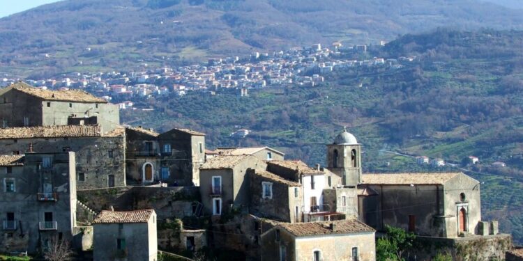 Il ruolo e l’importanza di Laura d’Aquino nelle origini e nello sviluppo di San Mango d’Aquino