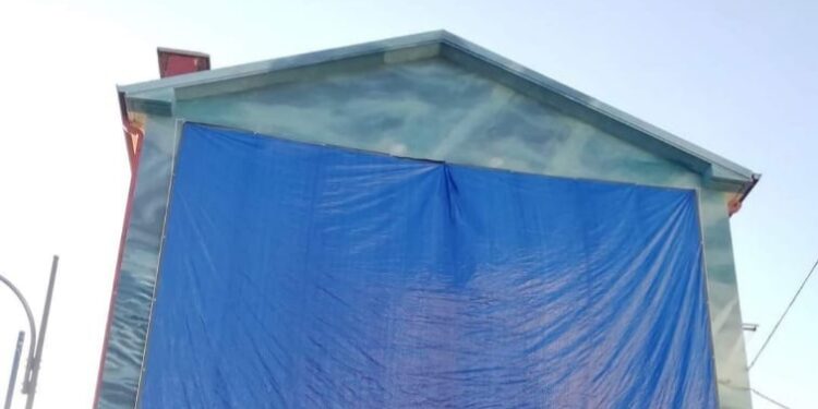 Fossato Serralta, l’artista Leonardo Cannistrà firma il murales su San Francesco di Paola