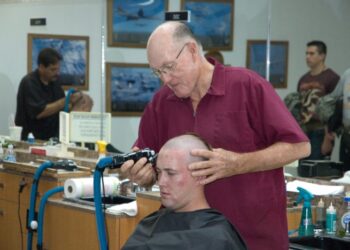 Ferragosto di pace 2022: tutti “skalp no war”, pure sulle spiagge