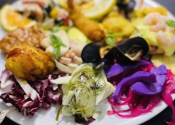 Food experience del gastronomo con il baffo Piero Cantore a Montauro