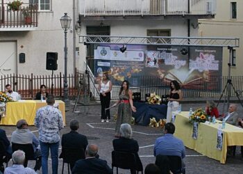 “Letture nel borgo” a San Pietro Apostolo, assegnato il Premio Letterario Kerasion
