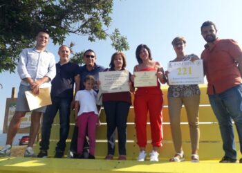 L’Ambassador “Big Bench Panchinisti Itineranti” Barbara Segino, visita la Panchina Gigante dei Due Mari di San Pietro Apostolo