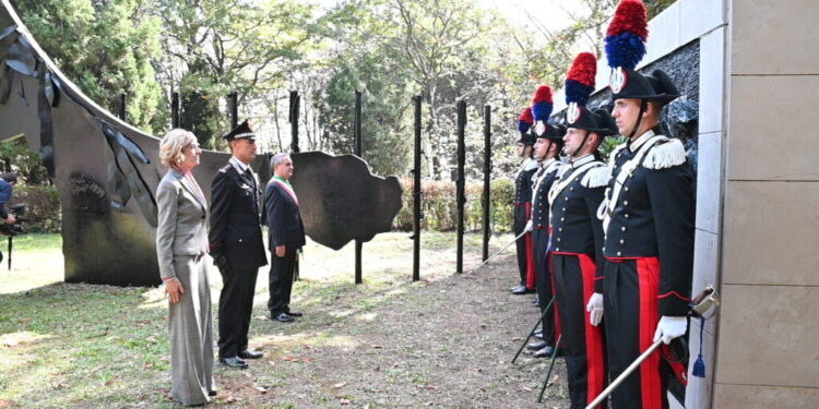 Girifalco a 45 anni dalla tragica sciagura aerea, l’Arma e la cittadinanza ricordano i Carabinieri caduti a Monte Covello