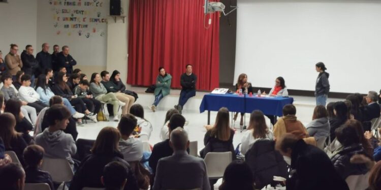 Il sostituto procuratore Manzini incontra giovani lametini e del Reventino