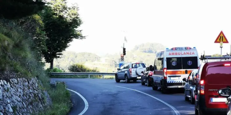 Tiriolo, rimane il rischio caduta massi e il doppio senso sulla SS 19 delle Calabrie