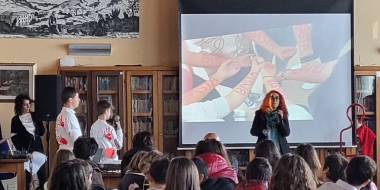 “Amore folle” a Tiriolo nasce un progetto con la volontà di educare le giovani fanciulle per affermare il loro ruolo di donna