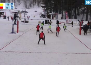Lorica, lo spettacolo Snow Volley sul campo innevato della perla della Sila