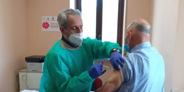 Bianchi, il medico di famiglia Lucisano lascia anzitempo l’incarico, il saluto del Comune